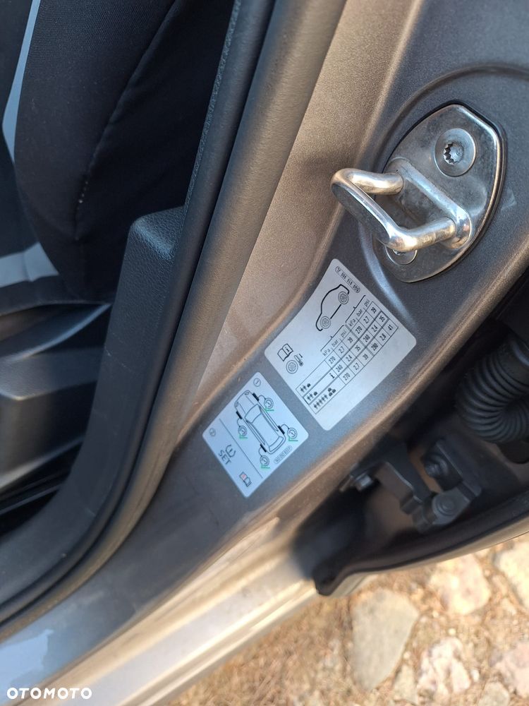 Volkswagen Golf 1.6 TDI BlueMotion Comfortline - 13