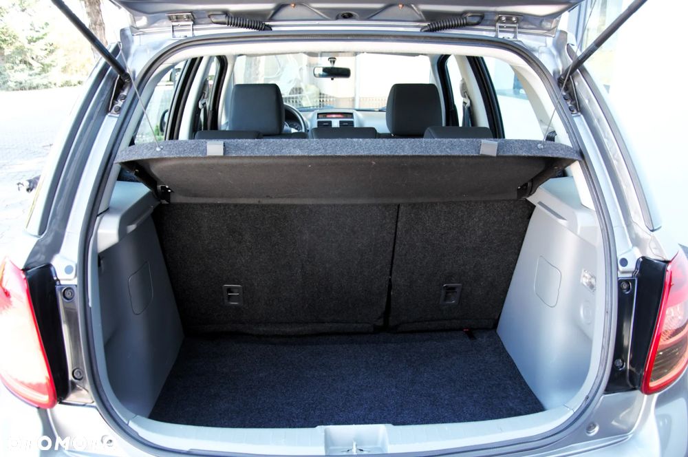 Suzuki SX4 1.5 Streetline 4x2 Classic - 22
