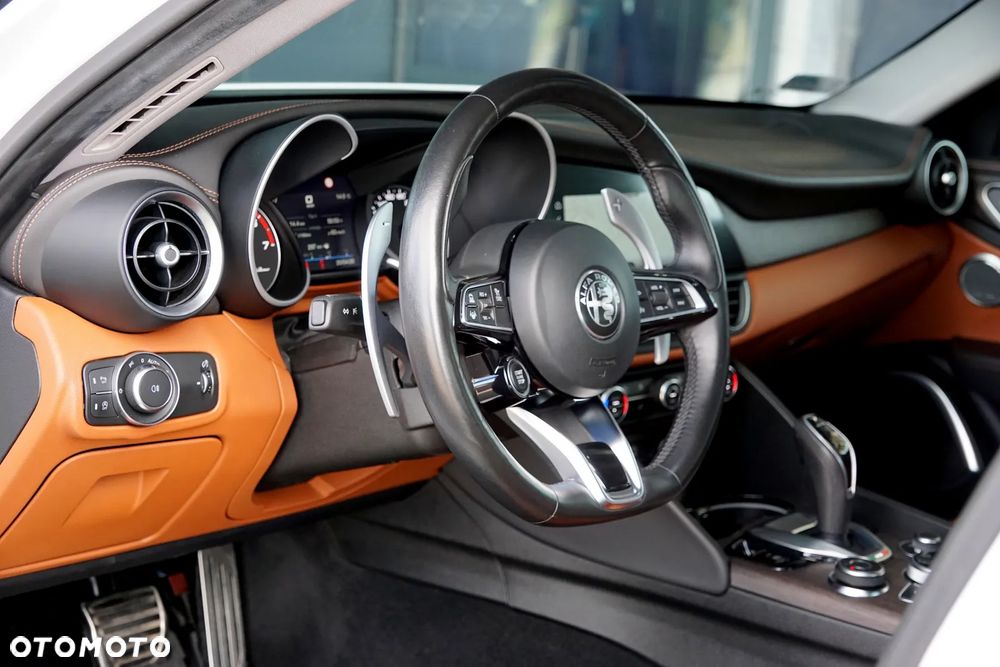 Alfa Romeo Giulia 2.0 Turbo Super - 17