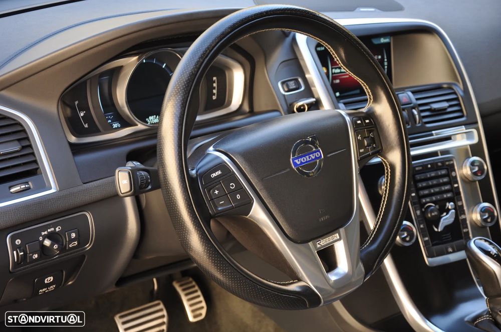 Volvo XC 60 2.0 D4 R-Design Summum Geartronic - 22