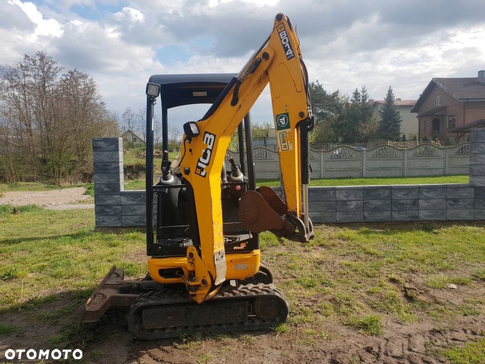 JCB - 10