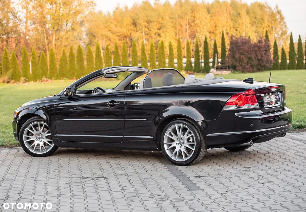 Volvo C70 T5 Momentum - 8