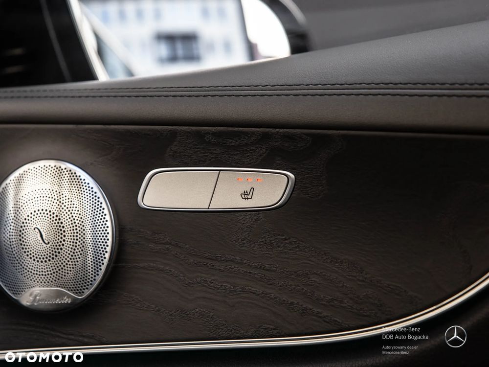 Mercedes-Benz Klasa E 220 d 4-Matic 9G-TRONIC - 29
