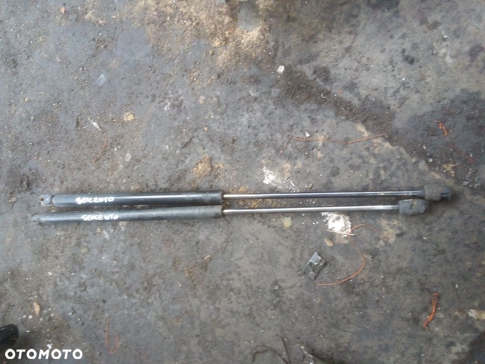 Fiat seicento cinquecento  siłownik klapy tył - 2