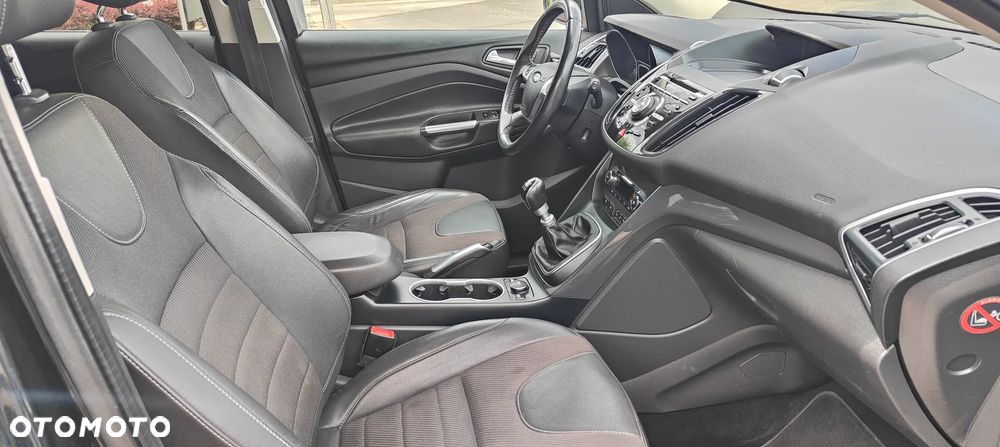 Ford Kuga 1.5 EcoBoost 2x4 Trend - 36