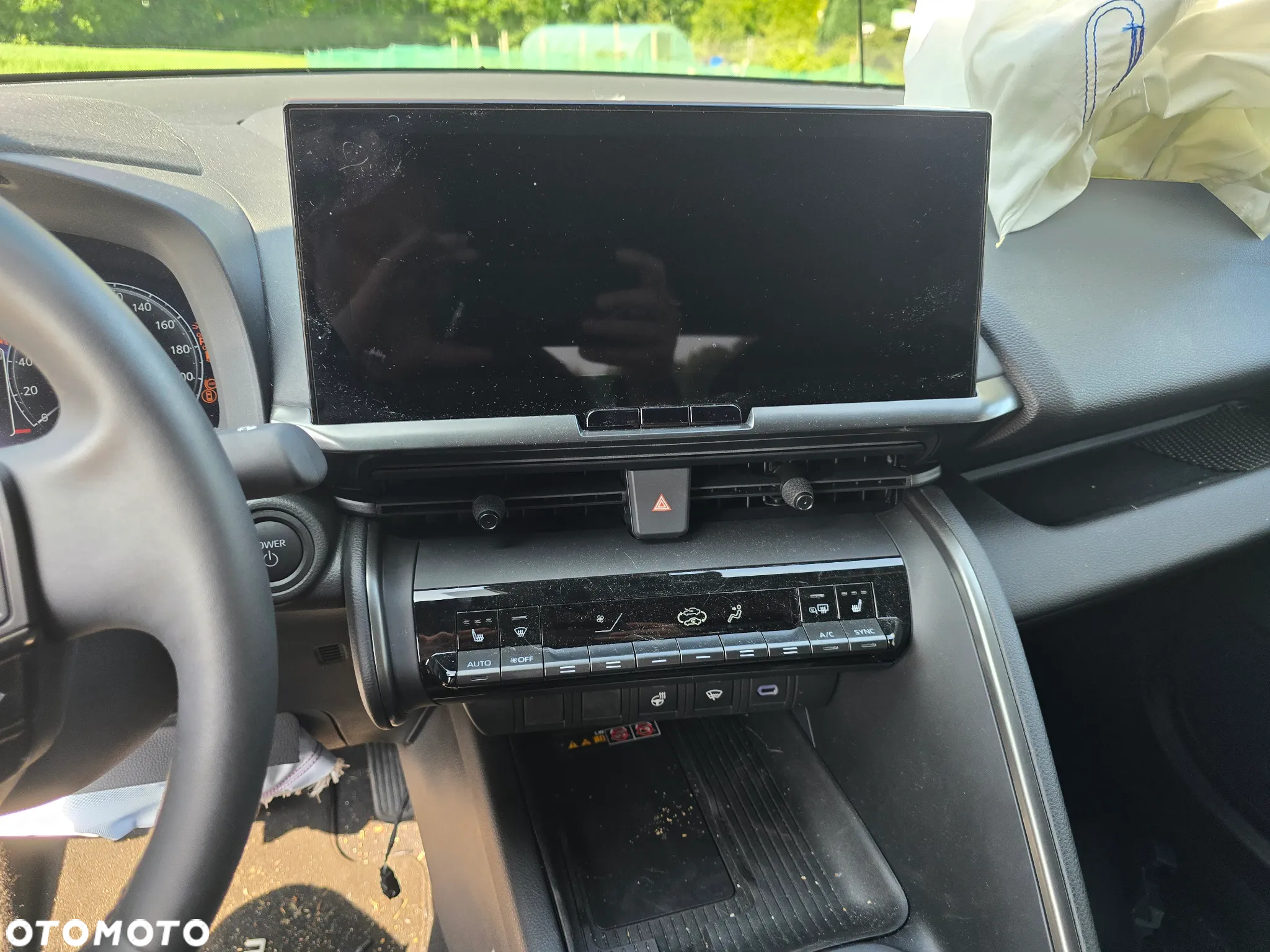 Toyota C-HR 2.0 Hybrid Black&White - 10