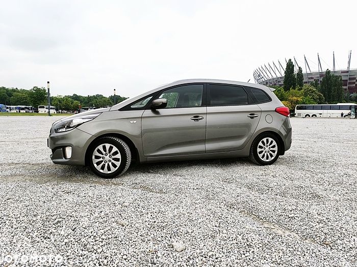 Kia Carens - 4