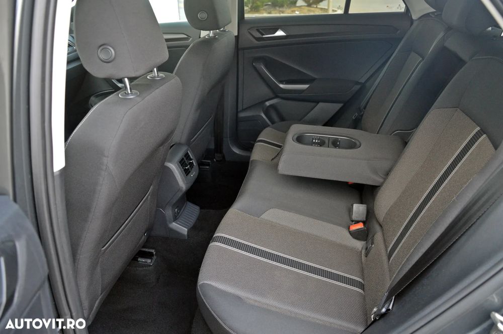 Volkswagen T-Roc - 6