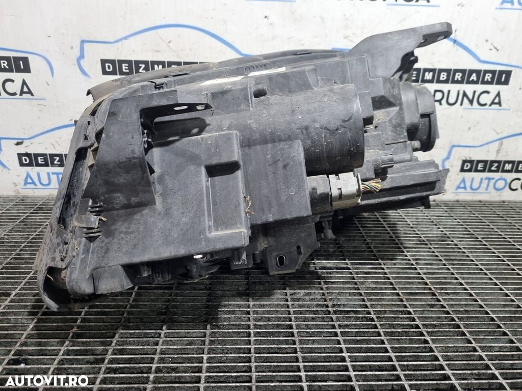 Far Dreapta Mercedes GLA ( X156 ) 2013 - 2017 SUV 5 Usi (1256) Xenon BI - XENON - 3
