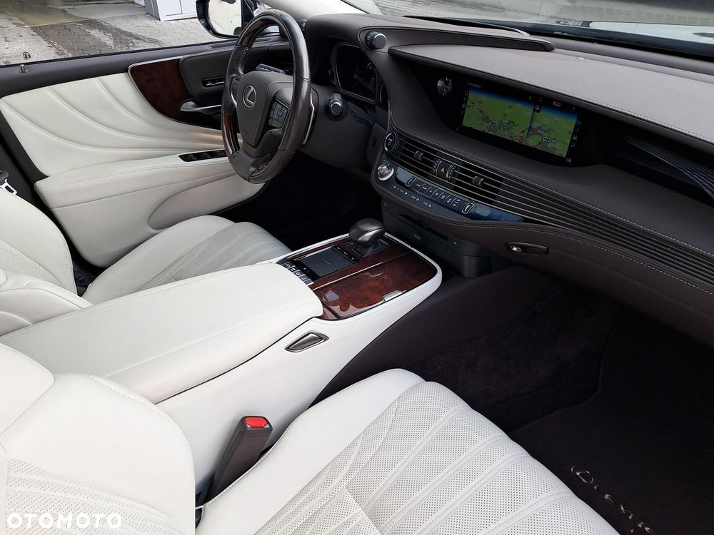 Lexus LS - 9
