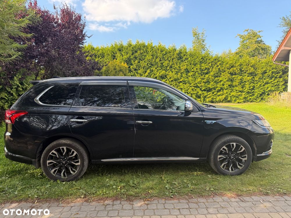 Mitsubishi Outlander Intense + - 20