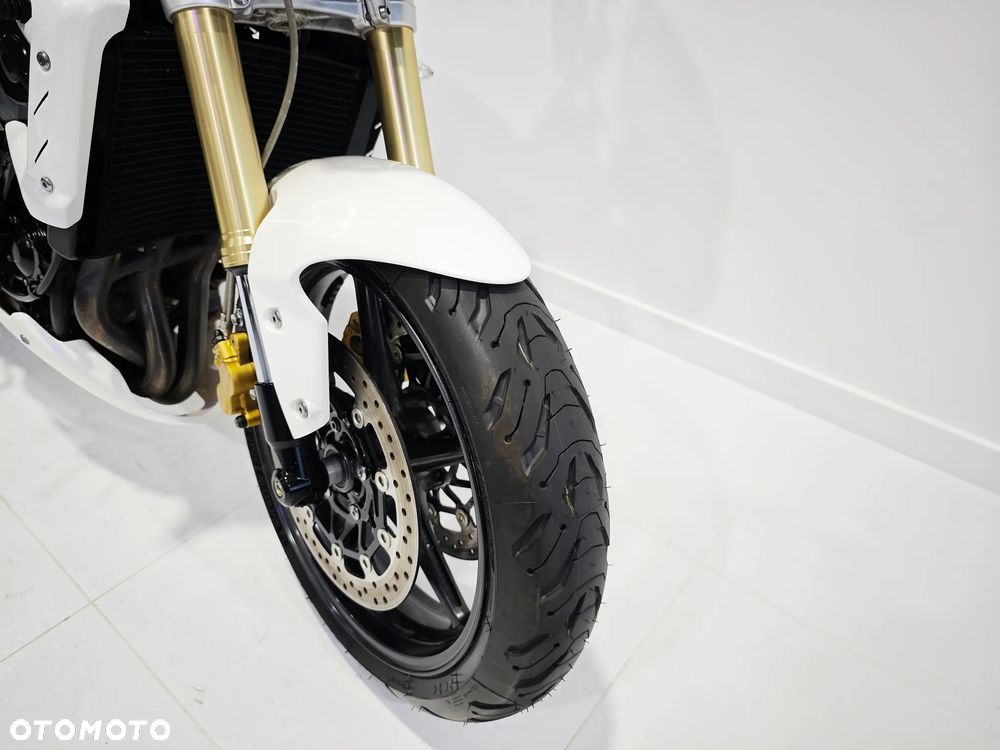Triumph Street Triple - 9
