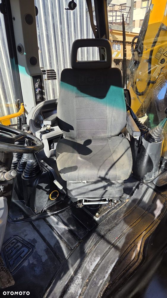 JCB 4 CX PRO - 17