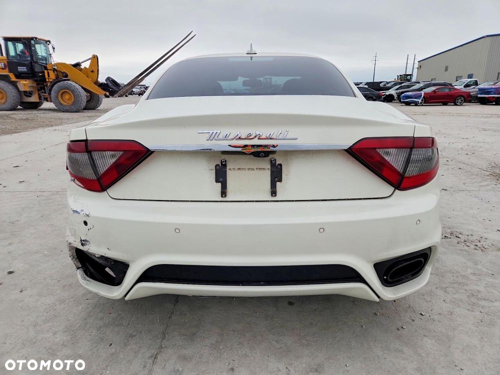 Maserati GranTurismo S - 6