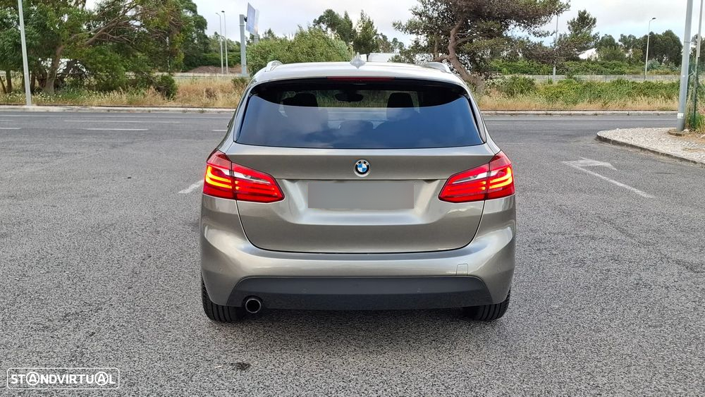 BMW 218 Active Tourer i Line Luxury Auto - 4