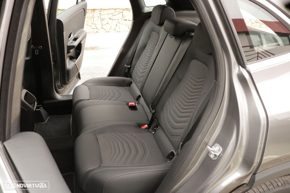 Mercedes-Benz GLA 180 - 25