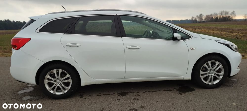 Kia Ceed Cee'd 1.6 GDI L Business Line - 14
