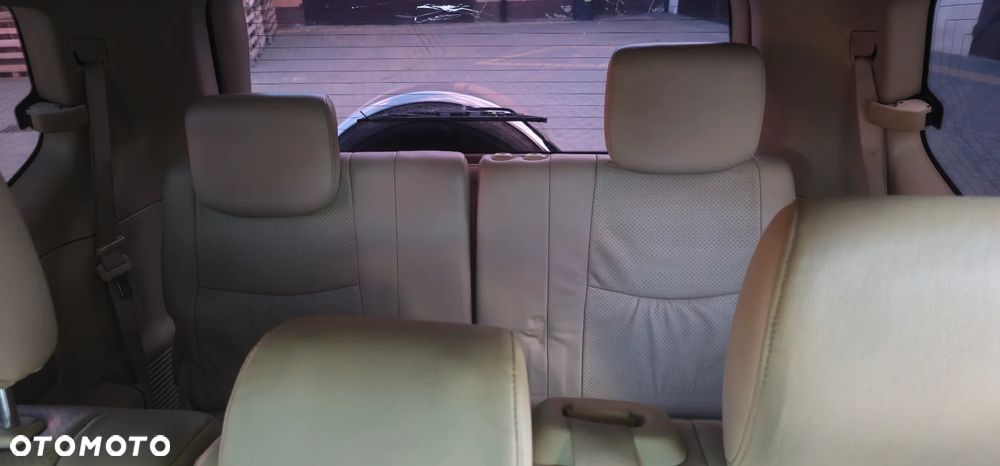 Toyota Land Cruiser - 11