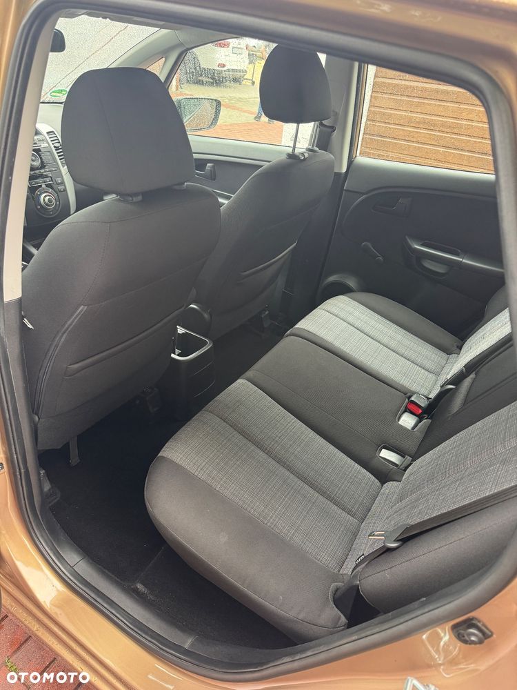 Kia Venga - 14
