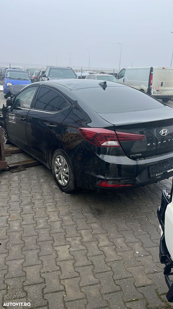 Dezmembram Hyundai Elantra 1.6 benzina din 2019 - 2