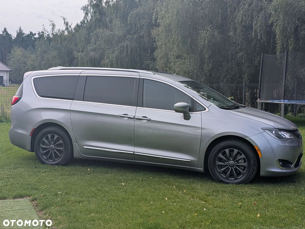 Chrysler Pacifica - 7
