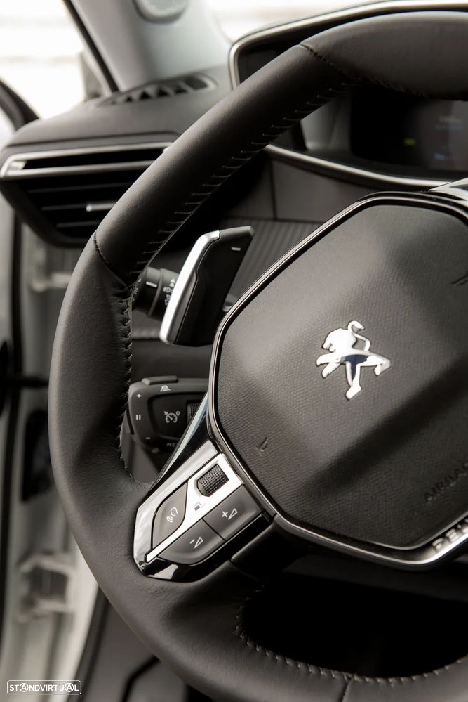 Peugeot 2008 1.2 PureTech Allure Pack EAT8 - 2