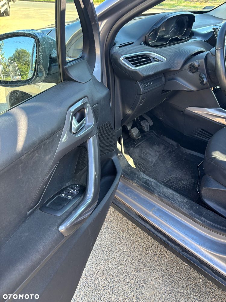 Peugeot 2008 1.2 Pure Tech Active - 6