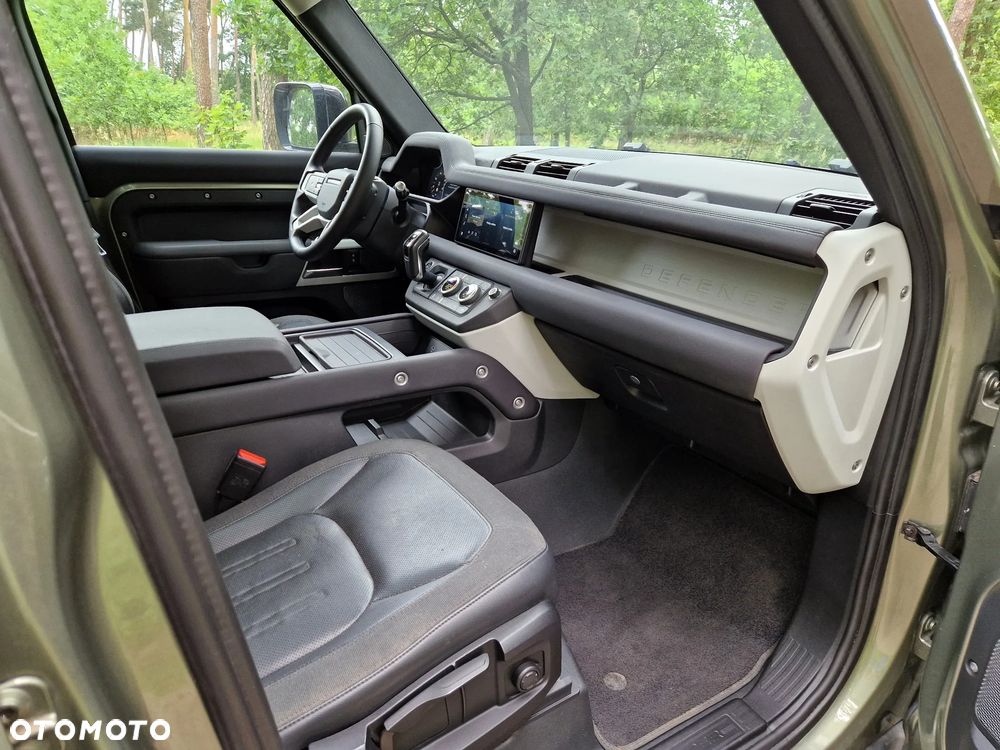Land Rover Defender 2.0 D240 S - 8