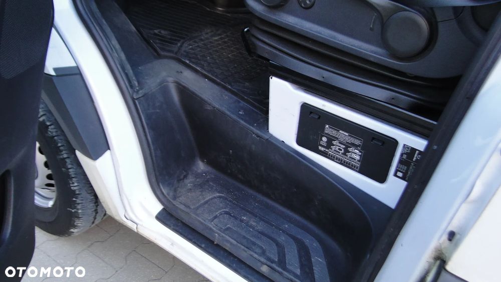 Mercedes-Benz SPRINTER - 13