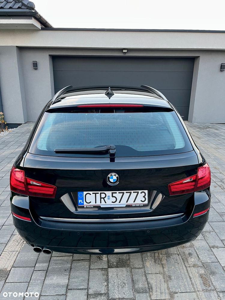 BMW Seria 5 525d Touring Luxury Line - 7