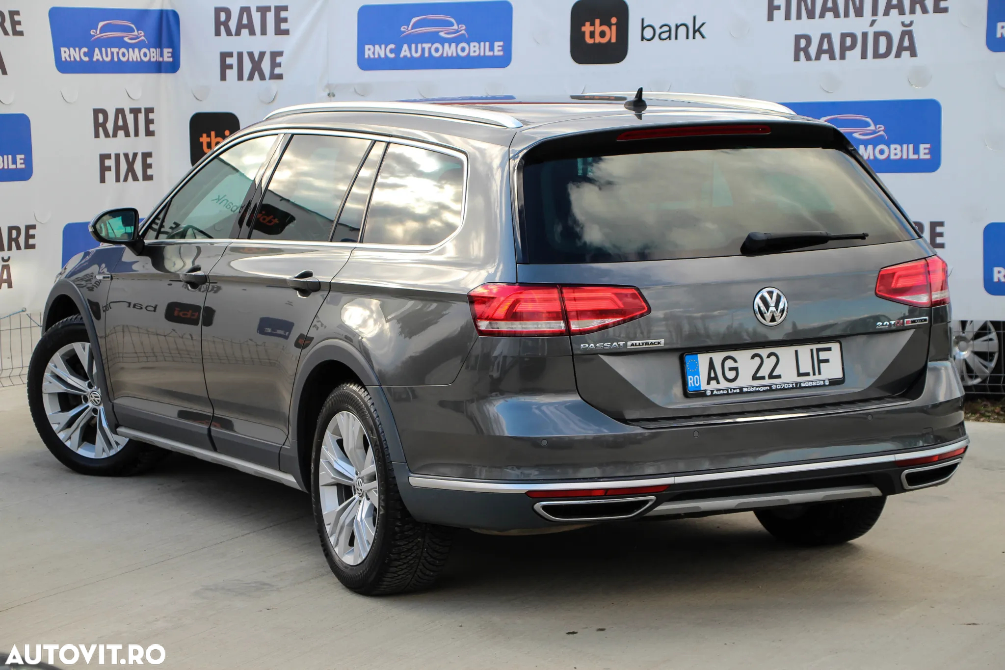 Volkswagen Passat Variant 2.0 TDI DSG 4Motion Highline - 3