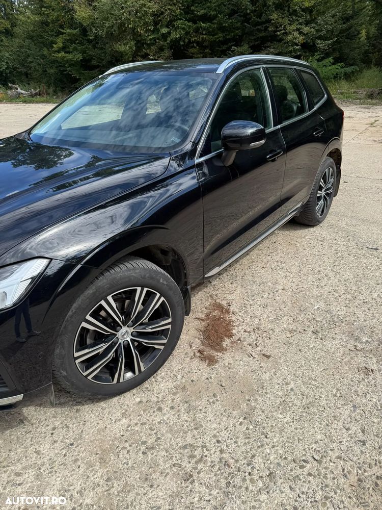 Volvo XC 60 B5 MHEV AT8 AWD Momentum Pro - 3