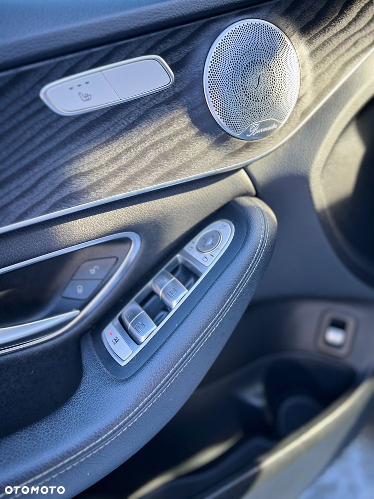 Mercedes-Benz Klasa C 200 4Matic 9G-TRONIC Edition 19 - 33