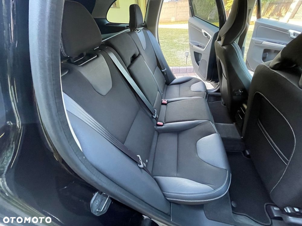 Volvo XC 60 D3 AWD R Design - 20