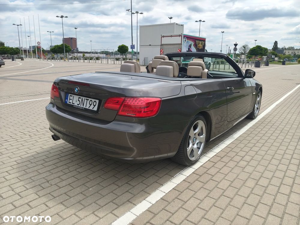 BMW Seria 3 320i - 8