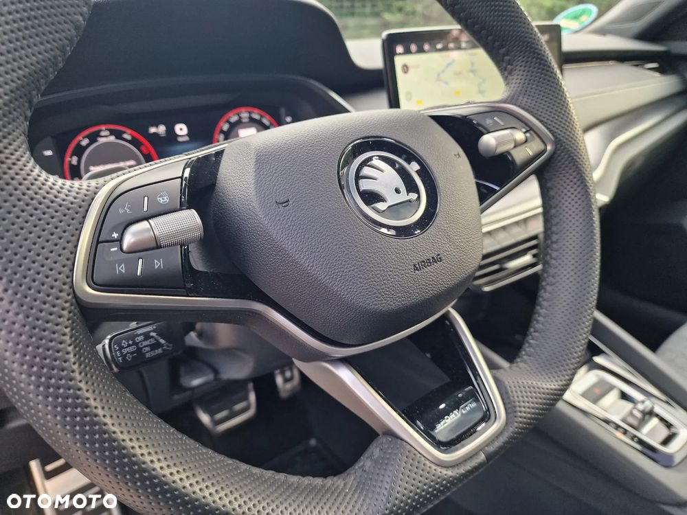 Skoda Octavia Combi 2.0 TDI DSG Sportline - 31