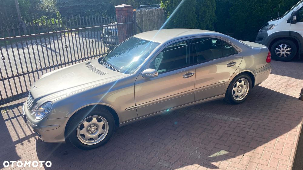 Mercedes-Benz Klasa E 200 Kompressor Automatik Classic - 3