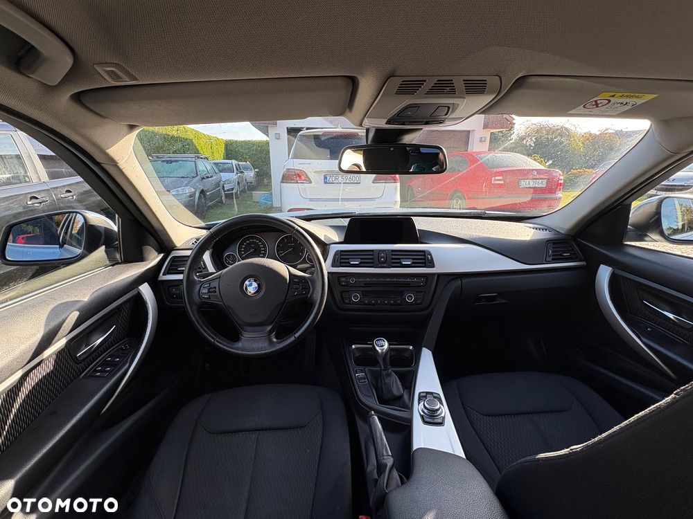 BMW Seria 3 316d Touring Advantage - 14