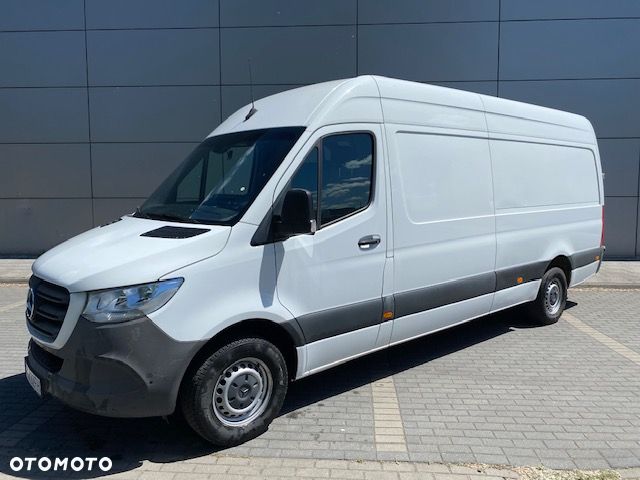 Mercedes-Benz Sprinter - 2