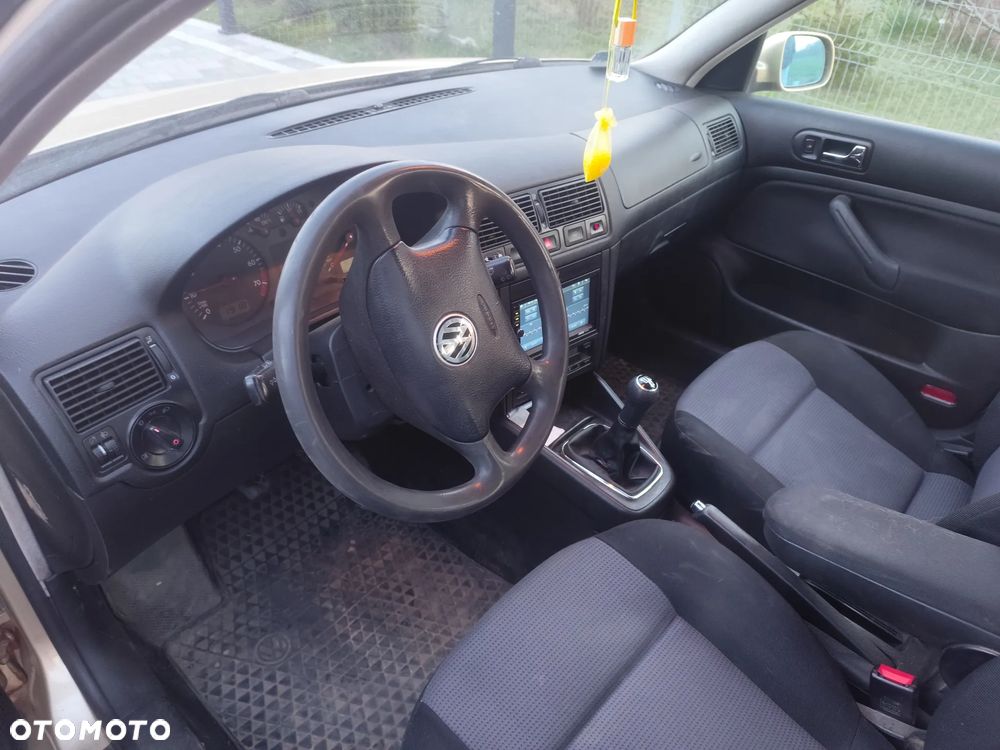 Volkswagen Golf 1.6 Comfortline - 7