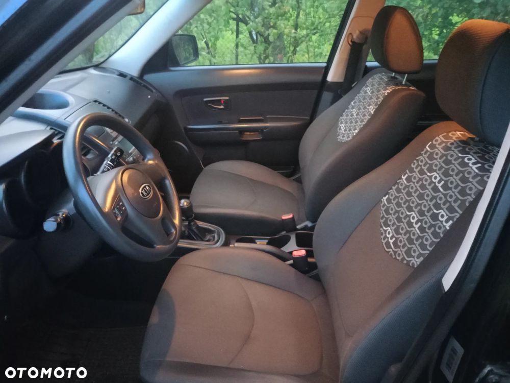 Kia Soul 1.6 L - 13