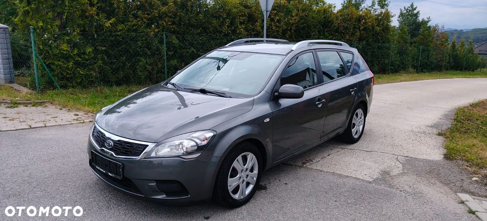 Kia Ceed - 4