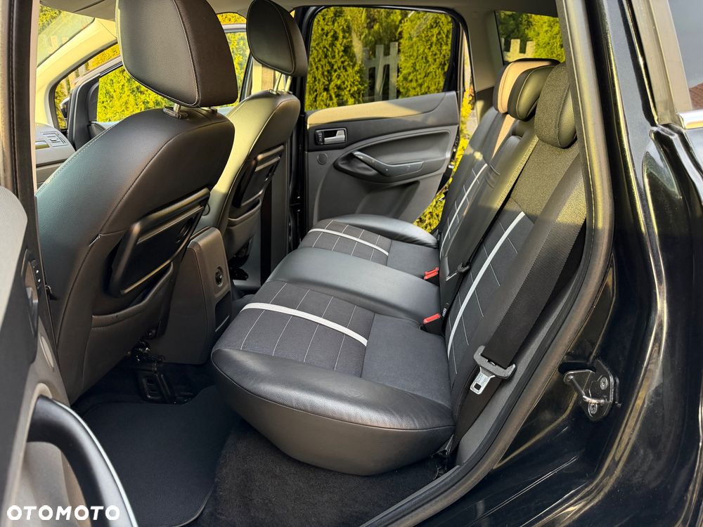 Ford Kuga 2.0 TDCi 4x4 Titanium - 17