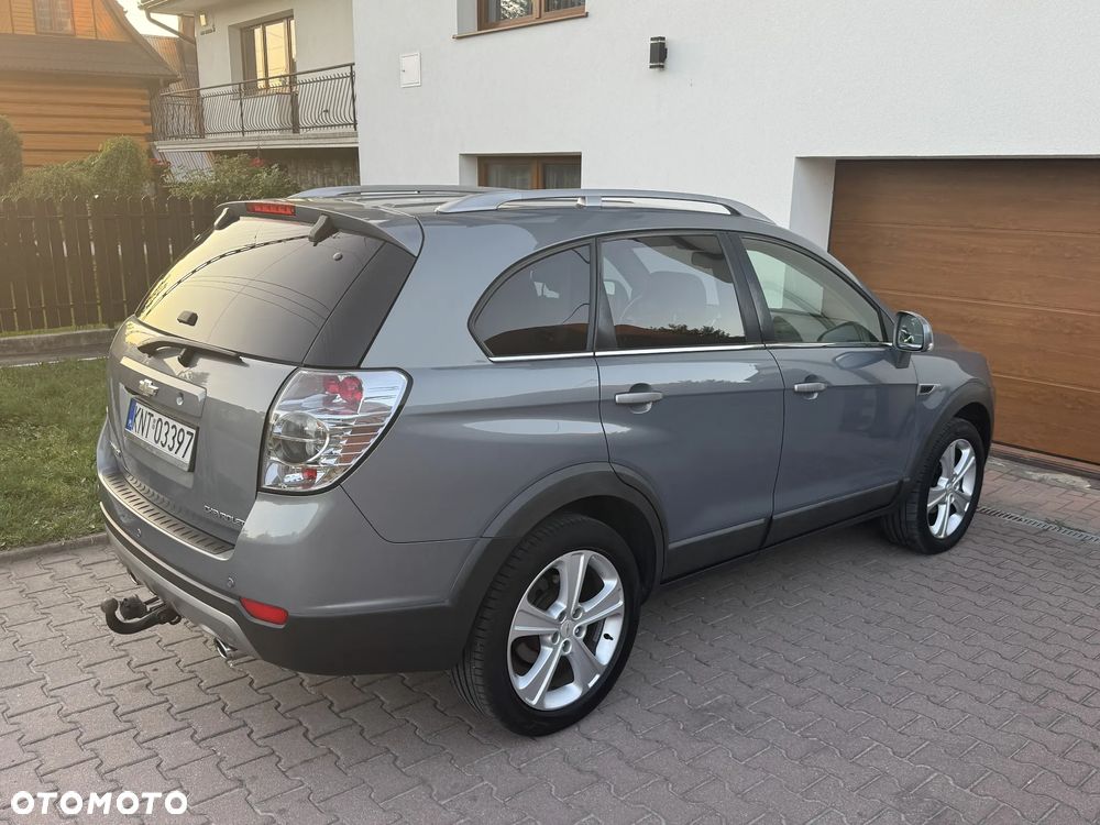 Chevrolet Captiva 2.2 D LTZ - 4