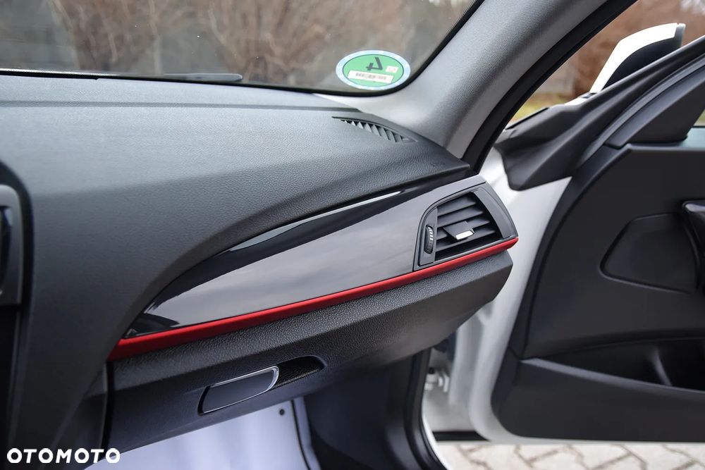 BMW Seria 2 218d Sport Line - 31