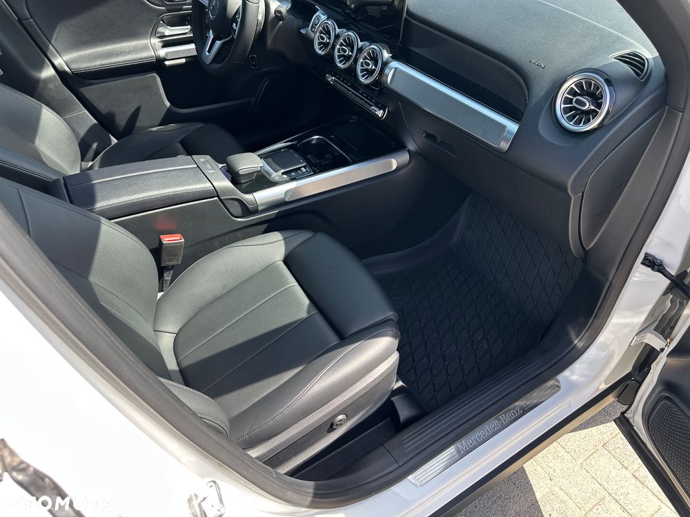 Mercedes-Benz GLB 250 4Matic 8G-DCT - 29