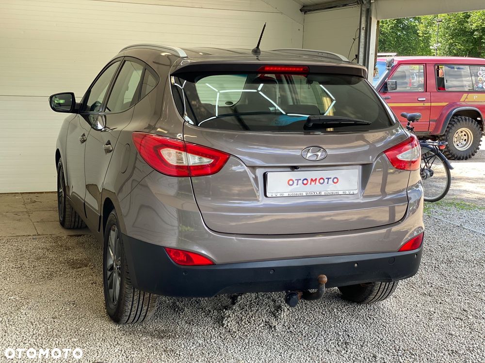 Hyundai ix35 2.0 CRDi 4WD Automatik Fifa World Cup Gold Edition - 4
