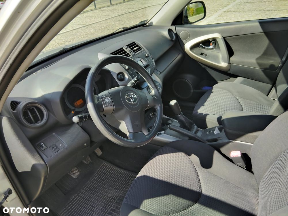 Toyota RAV4 2.0 VVT-i Premium - 7