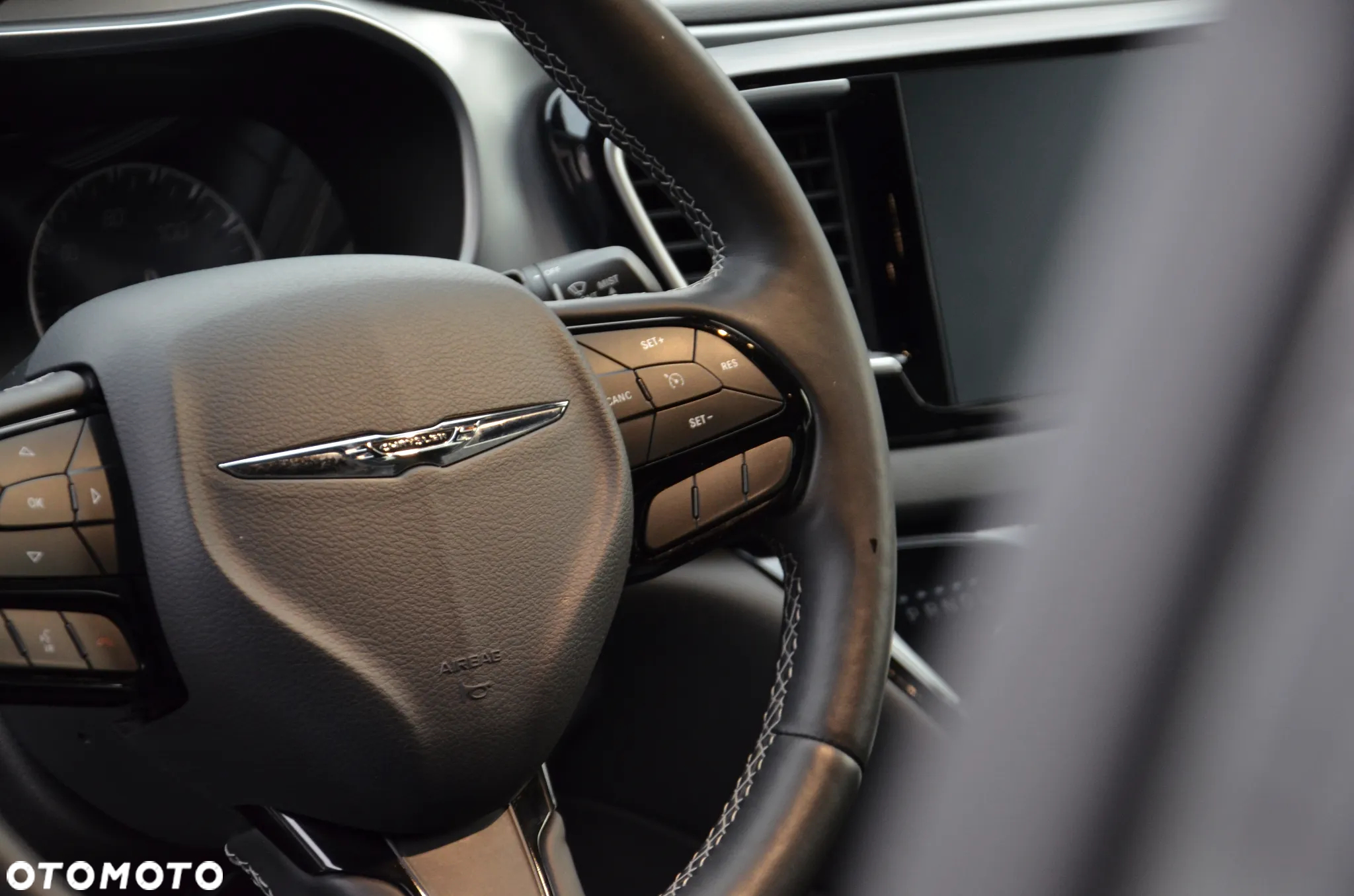 Chrysler Pacifica - 15