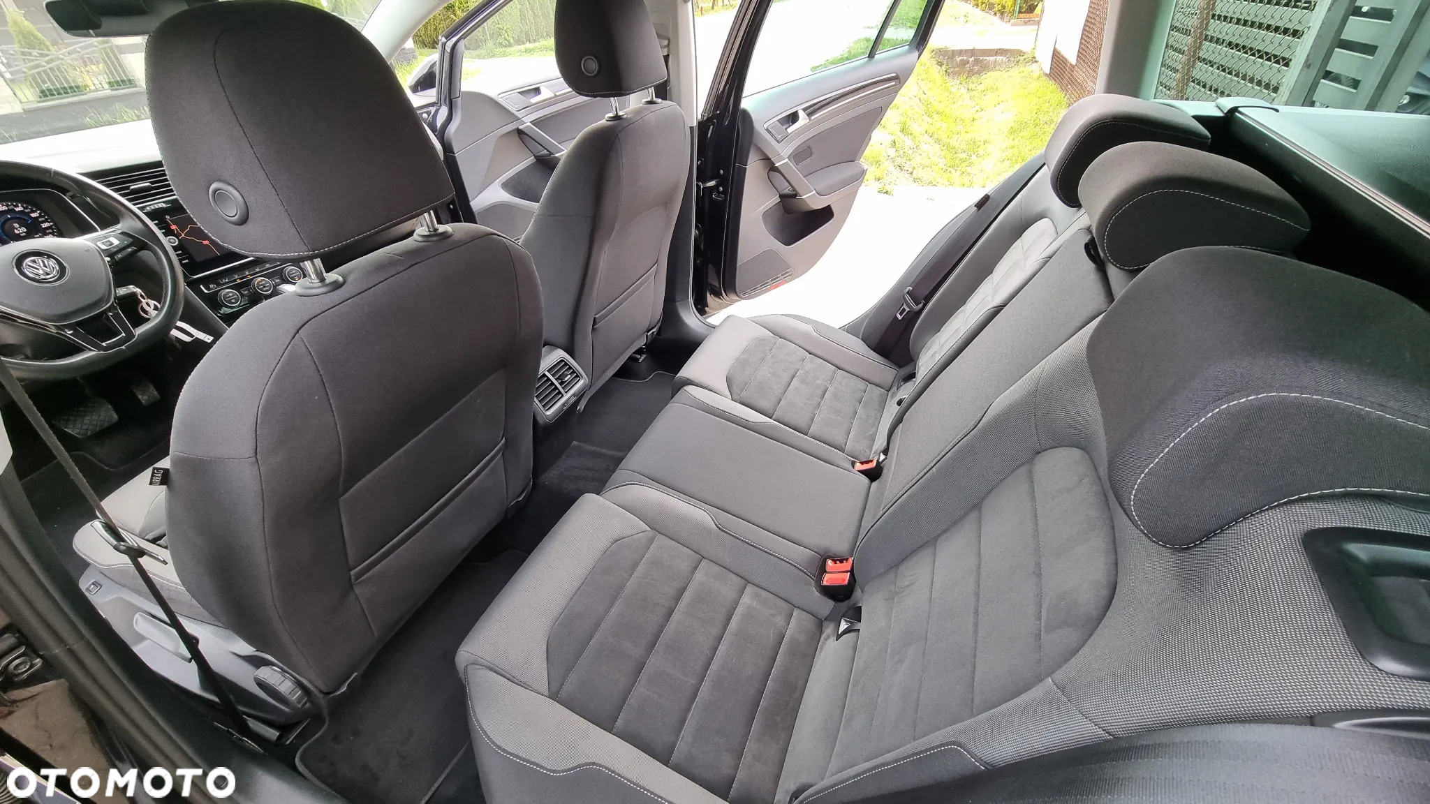 Volkswagen Golf 2.0 TDI (BlueMotion Technology) DSG Highline - 37